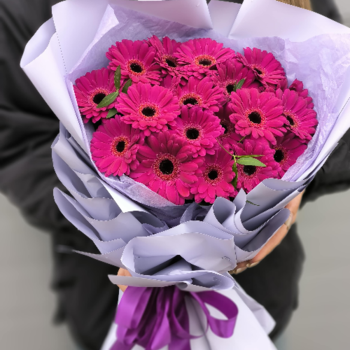 Фотография Букет из 19 фиолетовых гербер Premium 