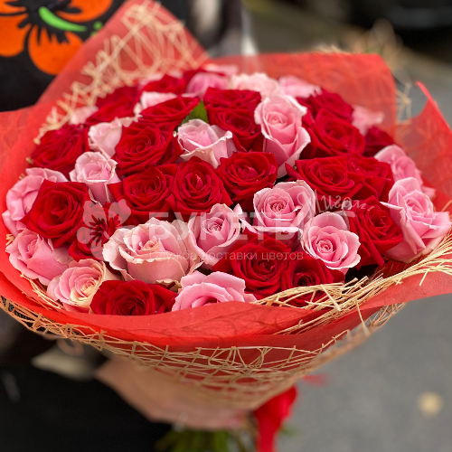Букет из 51 розы "Первая любовь"