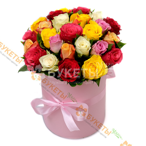 25 кенийских роз в розовой шляпной коробке