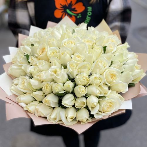 Букет из 101 белой розы "Кения"