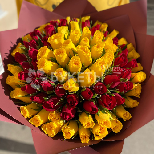Букет из 101 красной и желтой розы "Кения"