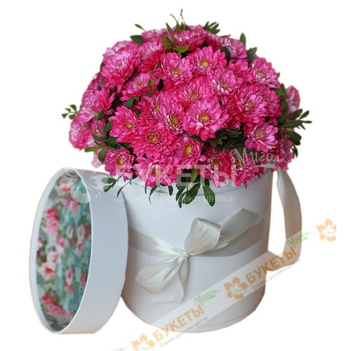 9 розовых хризантем в белой шляпной коробке №26
