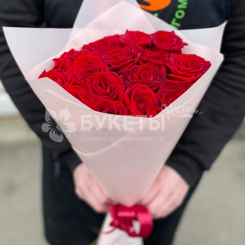 Букет из 15 красных роз 60 см