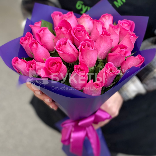 Букет из 25 розовых роз "Кения"
