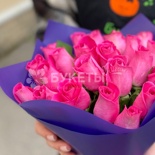 Букет из 25 розовых роз "Кения"