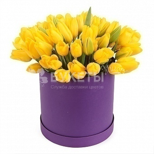 31 желтый тюльпан в фиолетовой шляпной коробке №11