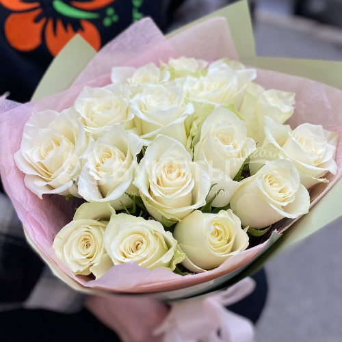 Букет из 15 белых роз "Атена"