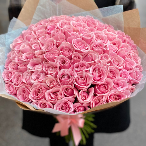Букет из 101 розовой розы "Ревиваль"