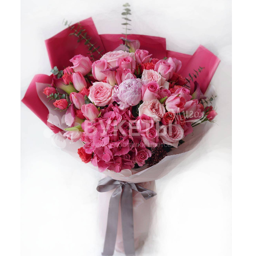 Букет с розами "Красота любви"