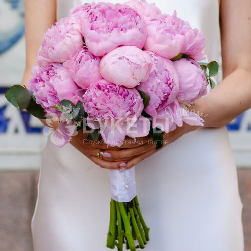 Букет невесты из розовых пионов 111