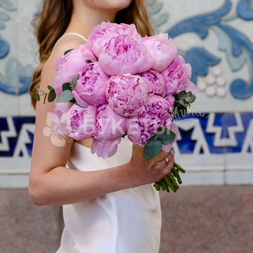 Букет невесты из розовых пионов 111