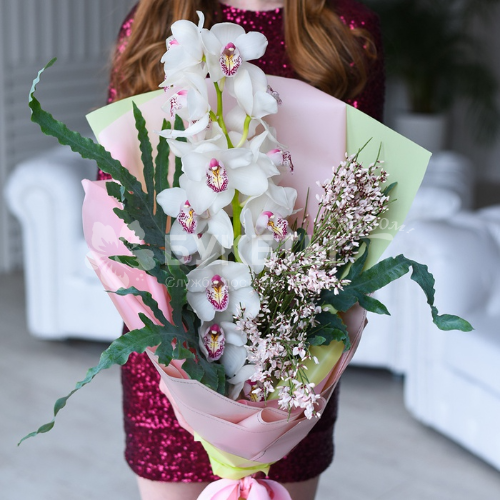 Букет с белой орхидеей "Северное сияние"