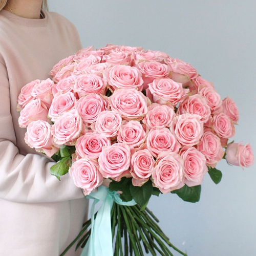 Букет из розовых эксклюзивных роз "Софи Лорен"