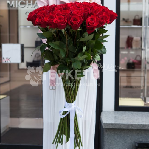 Букет из 51 высокой красной розы (Эквадор) 70 см
