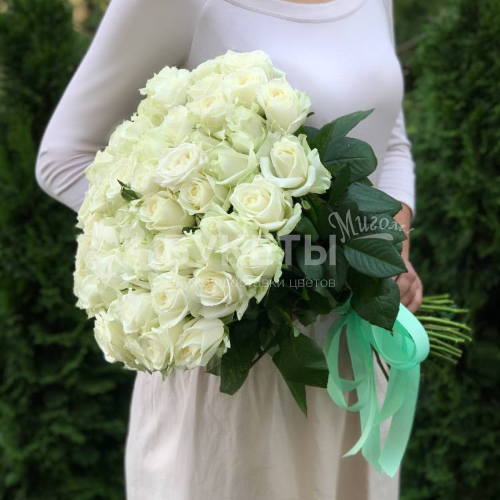 Букет из 51 белой розы Аваланш