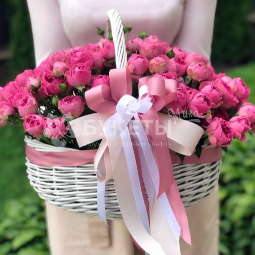 Корзина цветов из 19 пионовидных роз "Камелия"