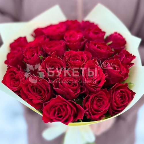 Букет из 25 красных роз "Кения"