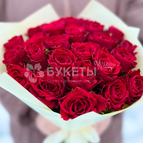 Букет из 25 красных роз "Кения"