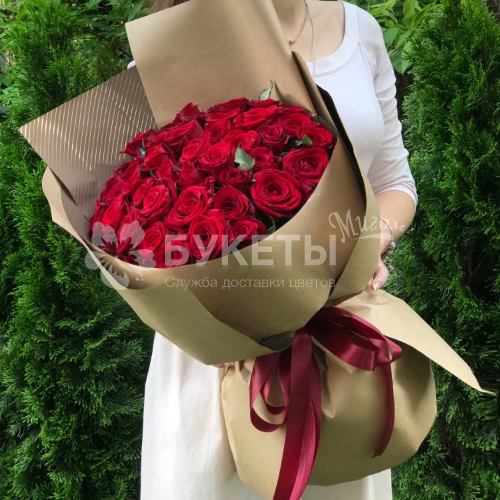 Букет из 51 красной розы "Ред Наоми" 60 см