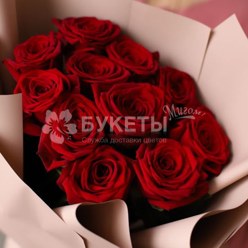 Букет из 11 красных роз "Ред Наоми"