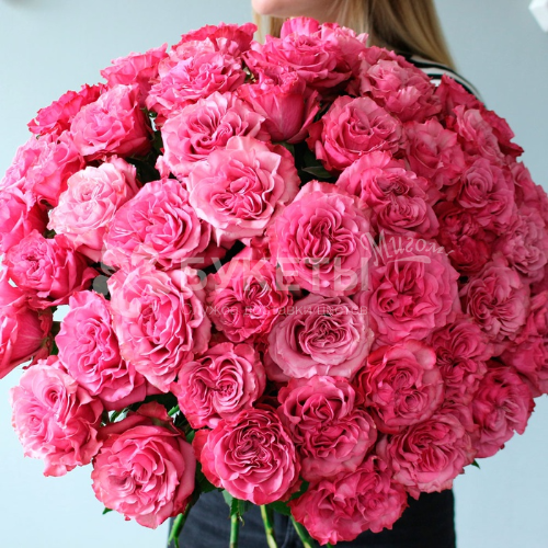 Букет из розовых эксклюзивных роз "Кантри Блюз"