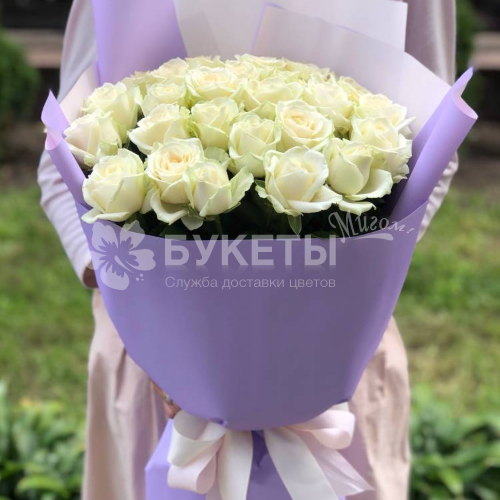 Букет из 25 белых роз "Валентина"