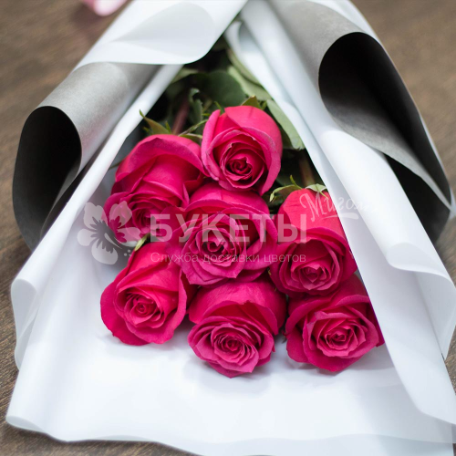 Букет из 7 розовых роз "Топаз"