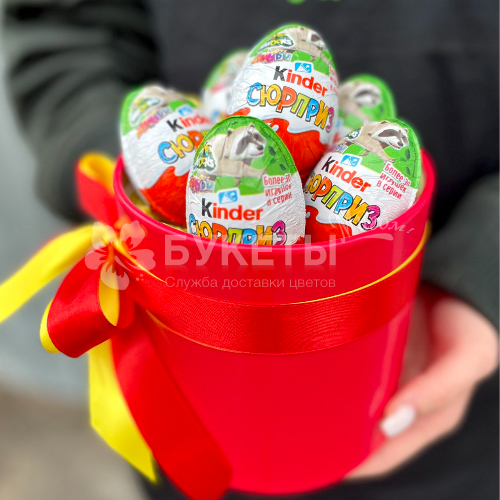 7 kinder сюрпризов в красной шляпной коробке