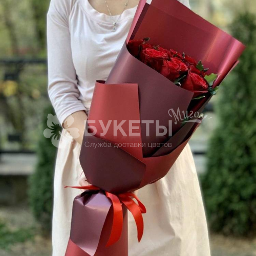 Букет из 15 красных роз "Кения" 50 см