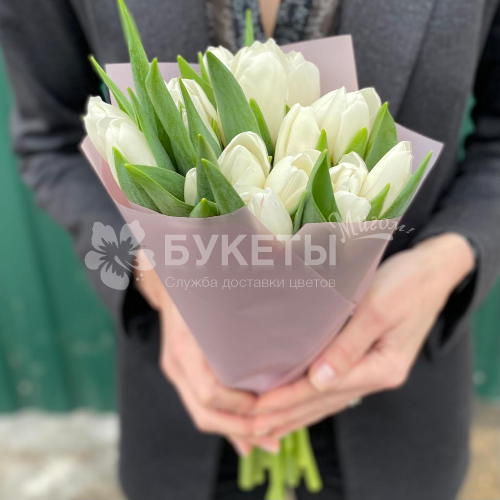 Букет из 15 белых тюльпанов