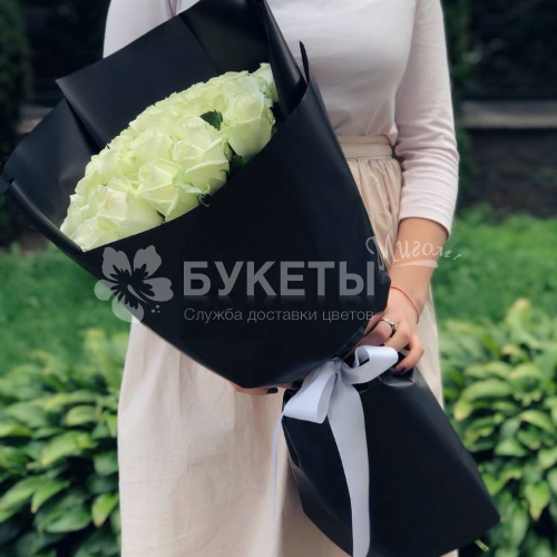 Букет из 25 белых роз "Эквадор"