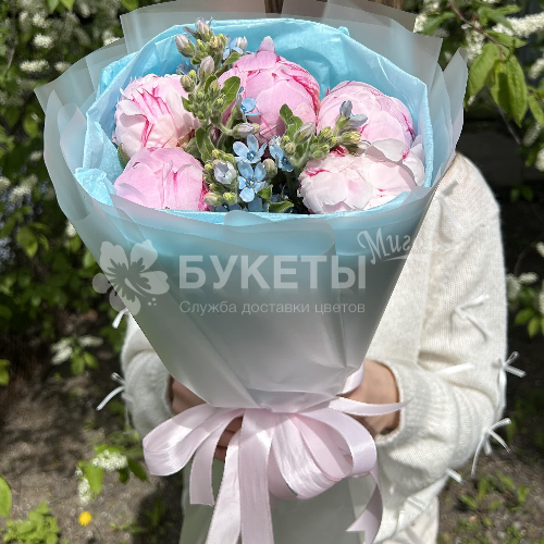 Букет с пионами "Сара Бернар"