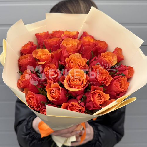 Букет из 25 огненных роз "Феникс"