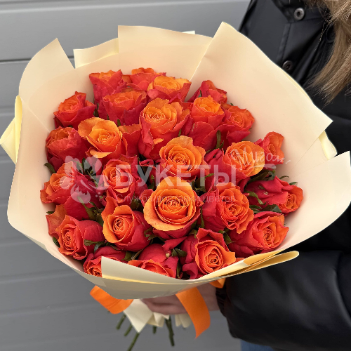 Букет из 25 огненных роз "Феникс"