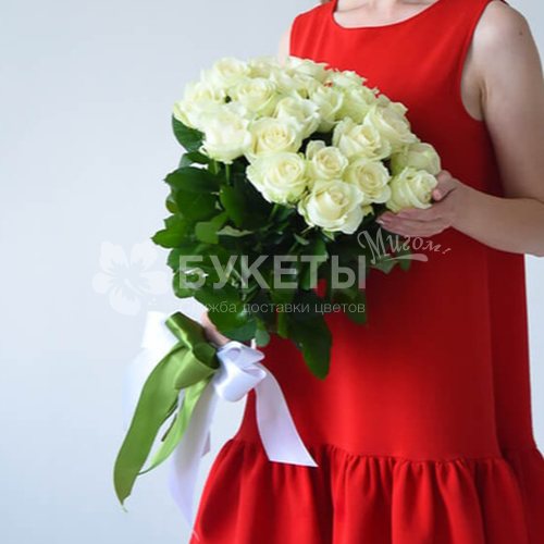 Букет из 19 белых роз