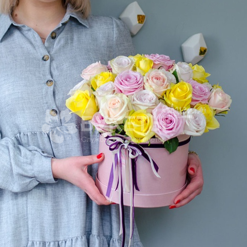 25 роз микс в шляпной коробке