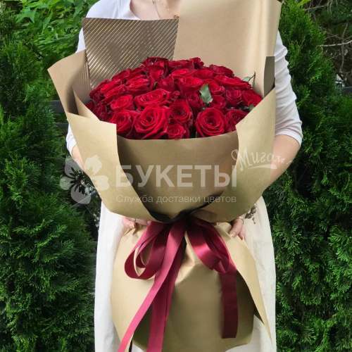 Букет из 51 красной розы "Ред Наоми"