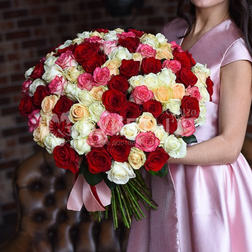 Букет из 101 розы "4 сезона"