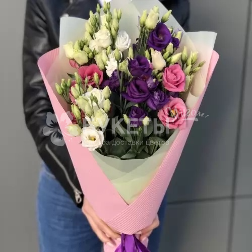 Букет из 7 разноцветных эустом