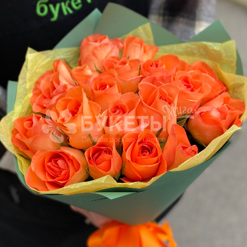 Букет из 19 оранжевых роз