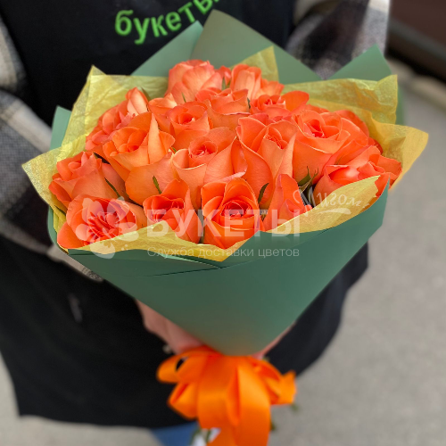 Букет из 19 оранжевых роз
