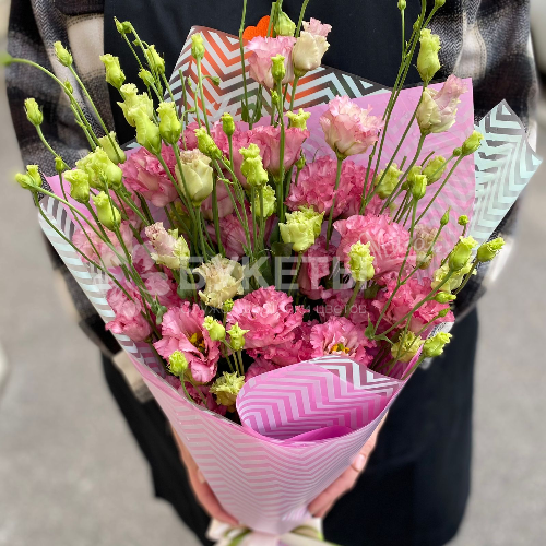 Букет из 7 розовых лизиантусов