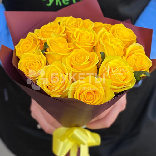 Букет из 15 желтых роз