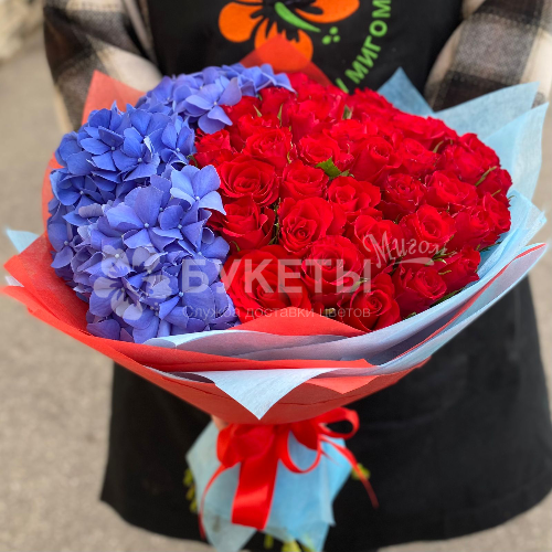 Букет "Гортензии и розы"