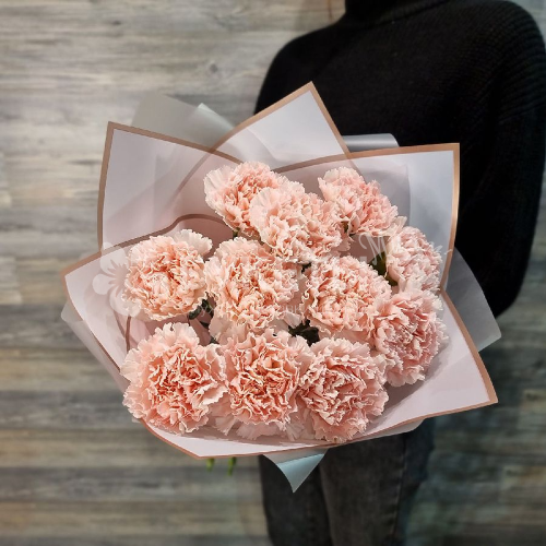 Букет из 13 гвоздик