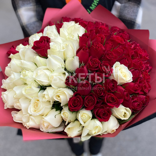 Букет из 101 розы "Инь и Янь"
