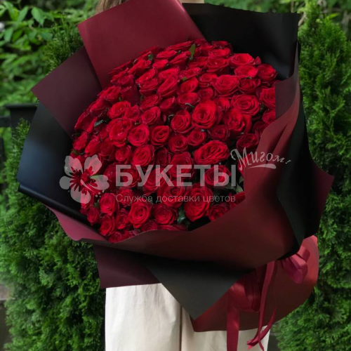 Букет из 101 красной розы "Бордо"