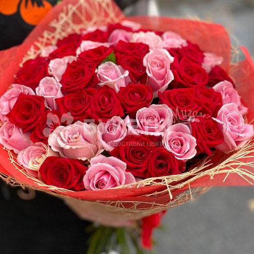 Букет из 51 розы "Первая любовь"