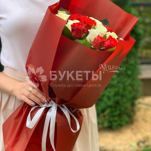 Букет из 21 розы "Шанталь"