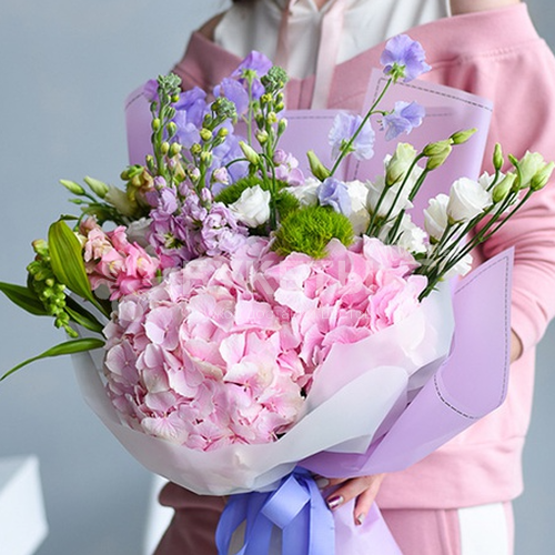 Букет с розовой гортензией "Нежное облако"